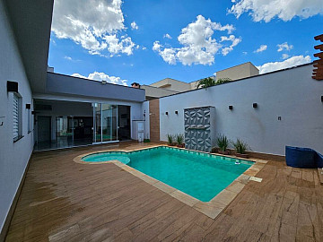 CASA 4 DORMIT�RIOS SENDO 1 SU�TE
